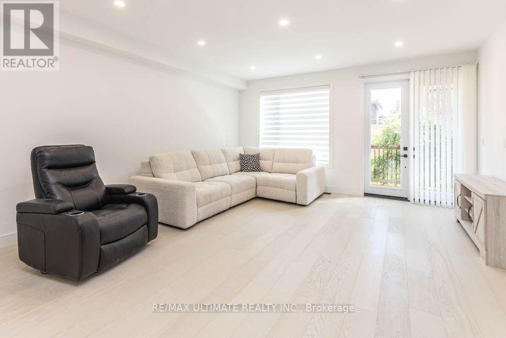 33 Flindon Road, Toronto, Ontario  M6M 1J1 - Photo 31 - W14125560