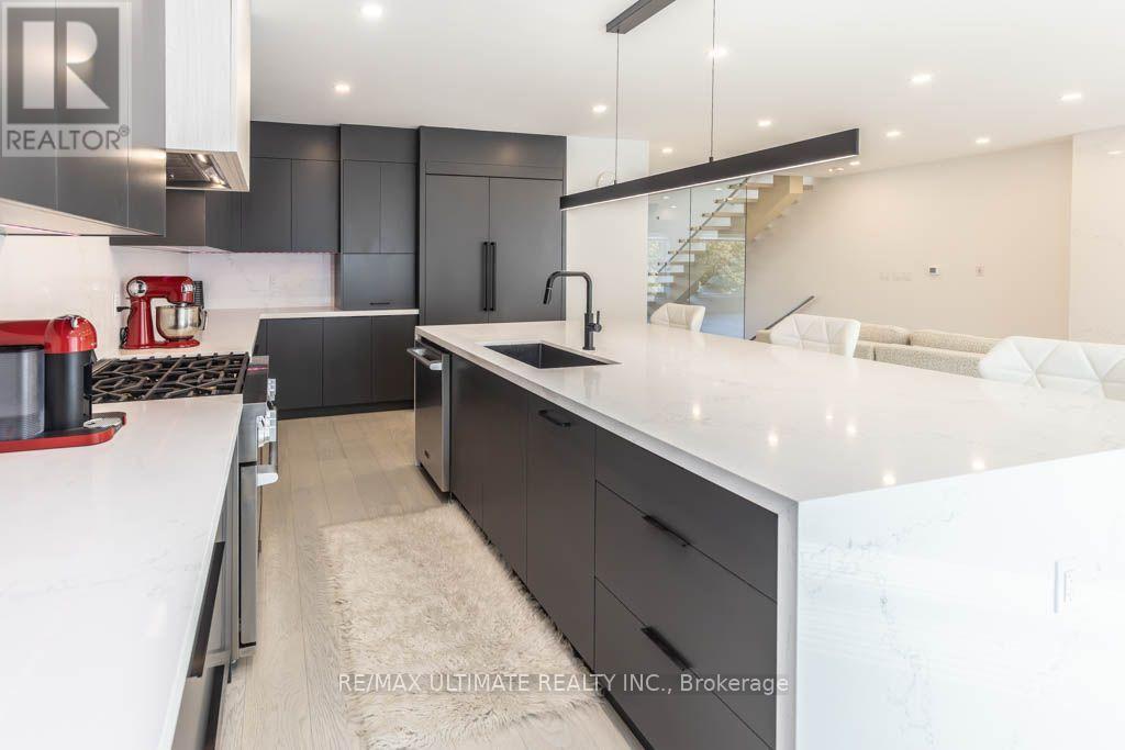 33 Flindon Road, Toronto, Ontario  M6M 1J1 - Photo 7 - W14125560