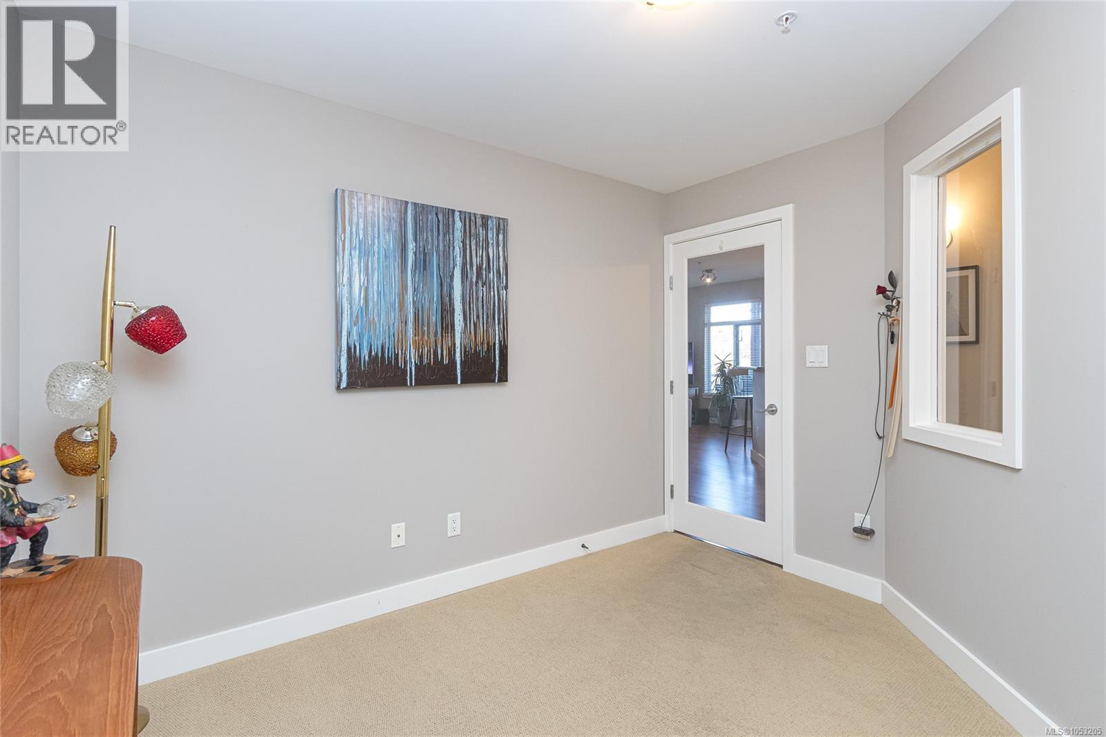 305E 1115 Craigflower Rd