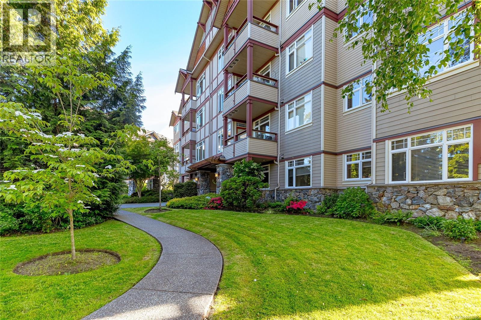305E 1115 Craigflower Rd