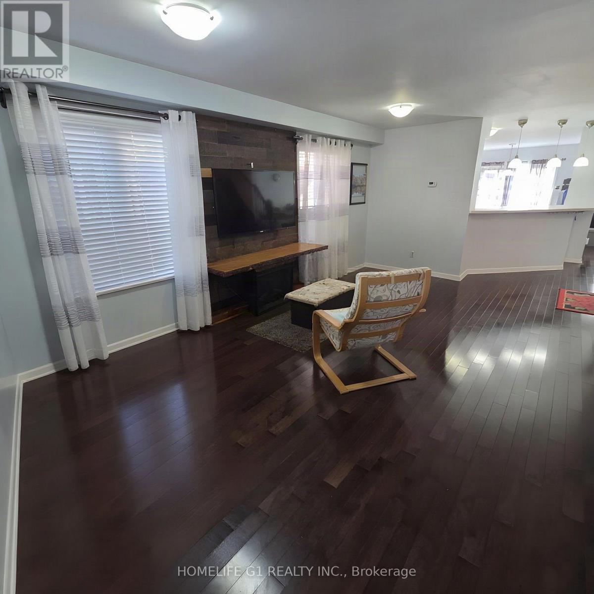 1703 Kalmar Avenue, Pickering (Duffin Heights), Ontario  L1X 0B3 - Photo 4 - E14125612