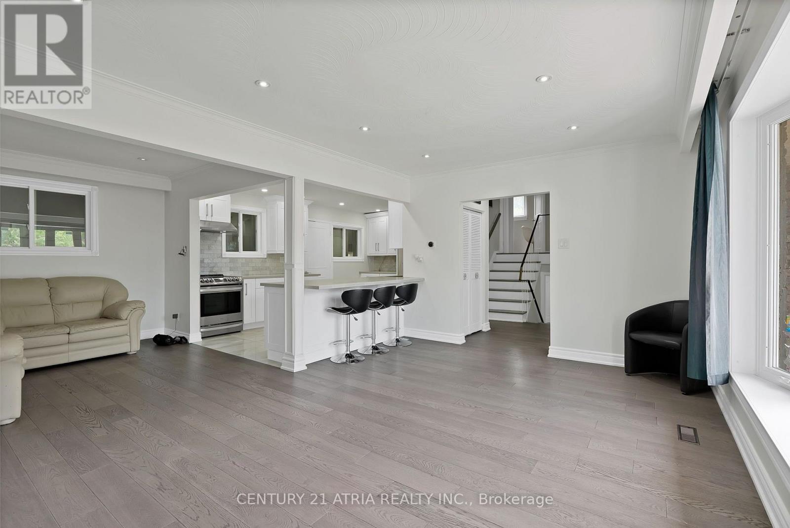 56 Tobermory Drive, Toronto (Black Creek), Ontario  M3N 2R9 - Photo 7 - W14125604