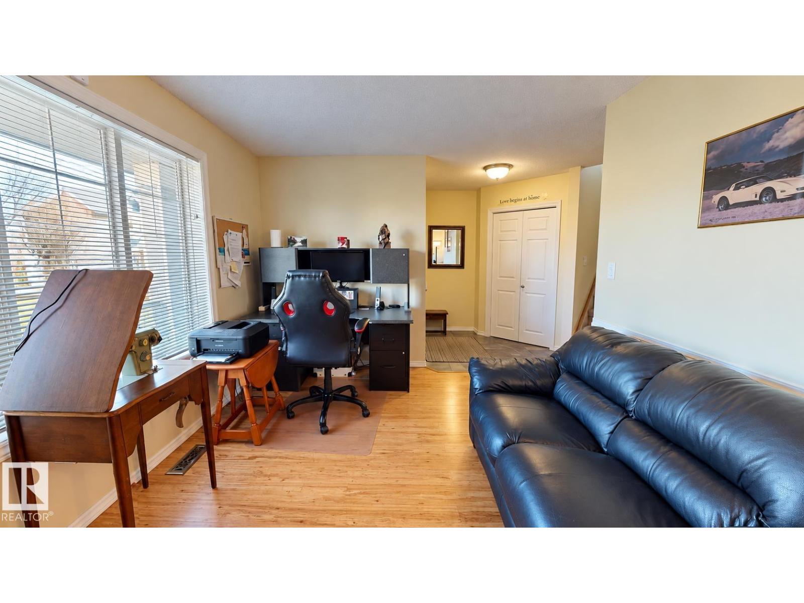 3931 160 Av NW, Edmonton, Alberta  T5Y 3J7 - Photo 5 - E4514567
