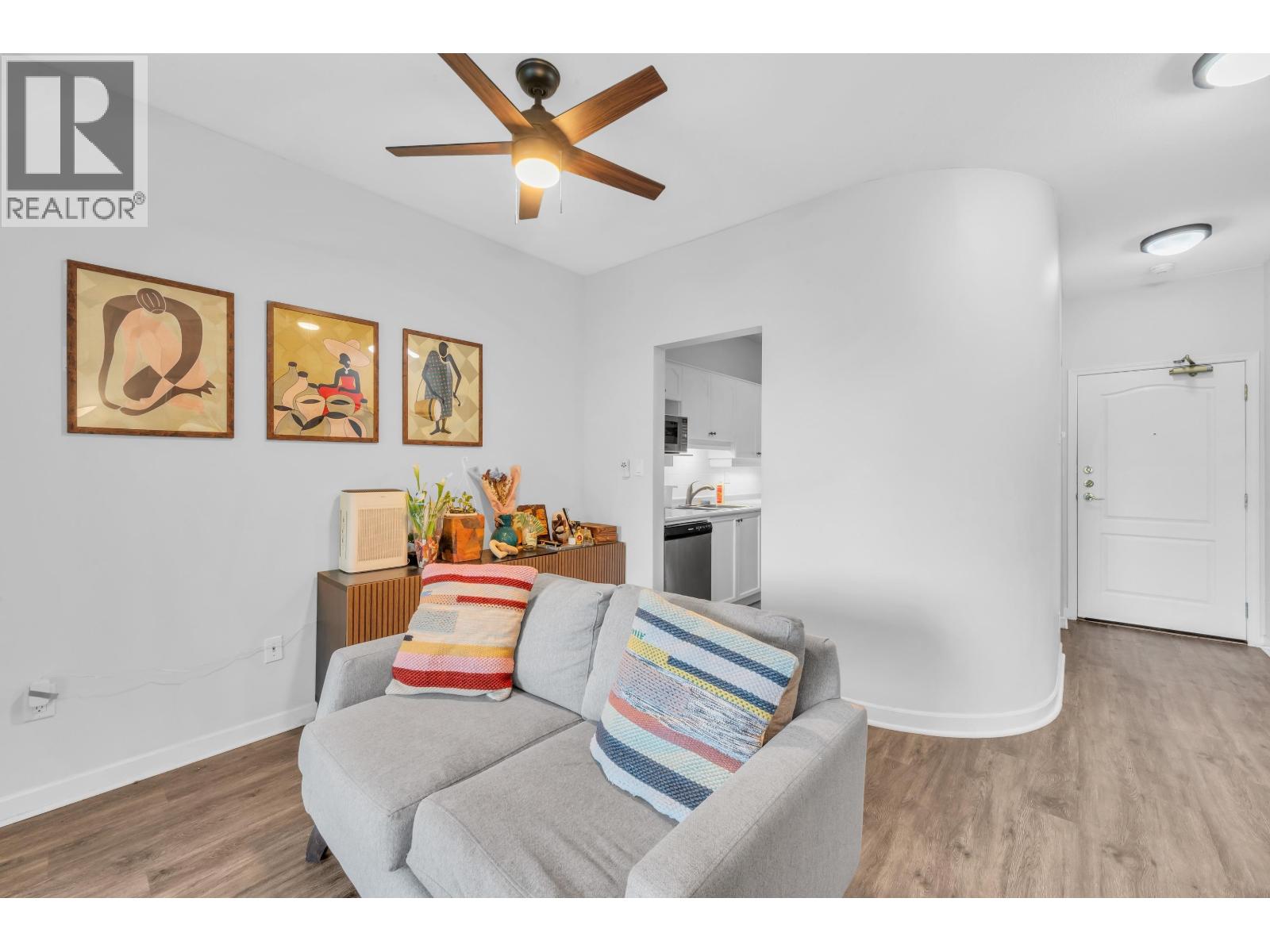 413 6742 STATION HILL COURT