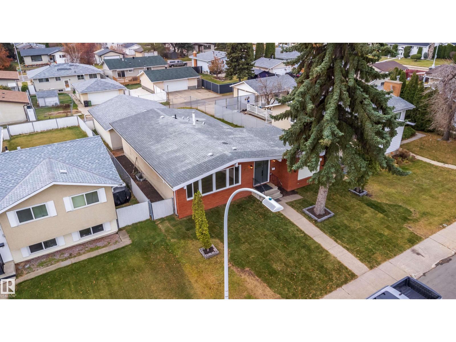 7807 144 Av NW, Edmonton, Alberta  T5C 2R9 - Photo 3 - E4514571