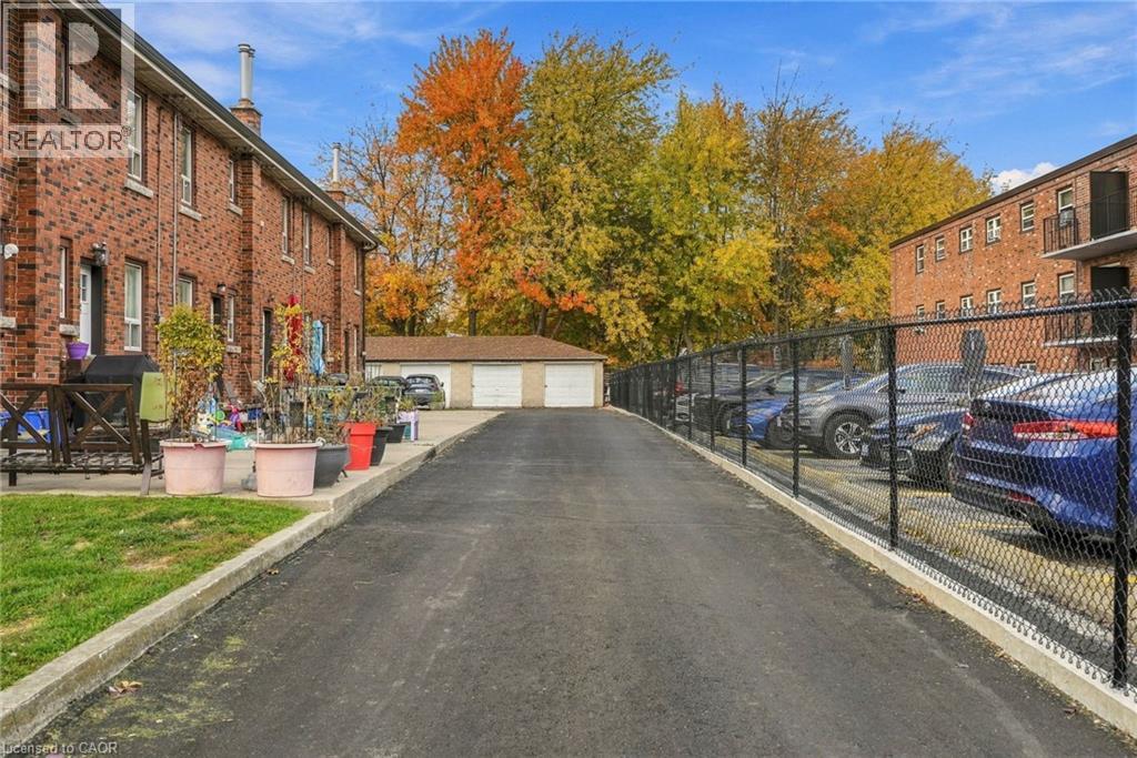 424 East 42nd Street, Hamilton, Ontario  L8T 3A9 - Photo 4 - 40811858