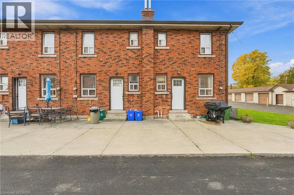 424 East 42nd Street, Hamilton, Ontario  L8T 3A9 - Photo 2 - 40811858
