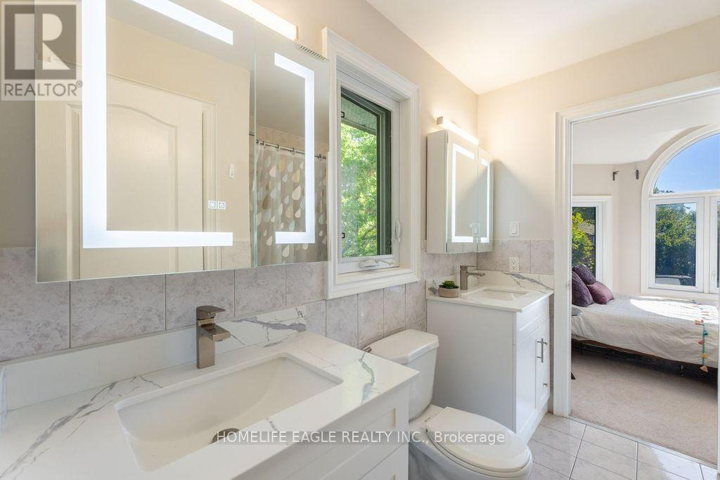 118 May Avenue, Richmond Hill (North Richvale), Ontario  L4C 3S6 - Photo 18 - N14126050
