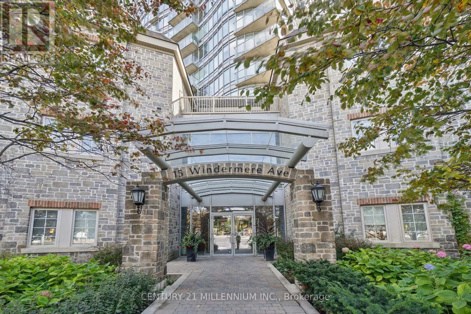 Th109 - 15 Windermere Avenue, Toronto, Ontario  M6S 5A2 - Photo 2 - W14125912