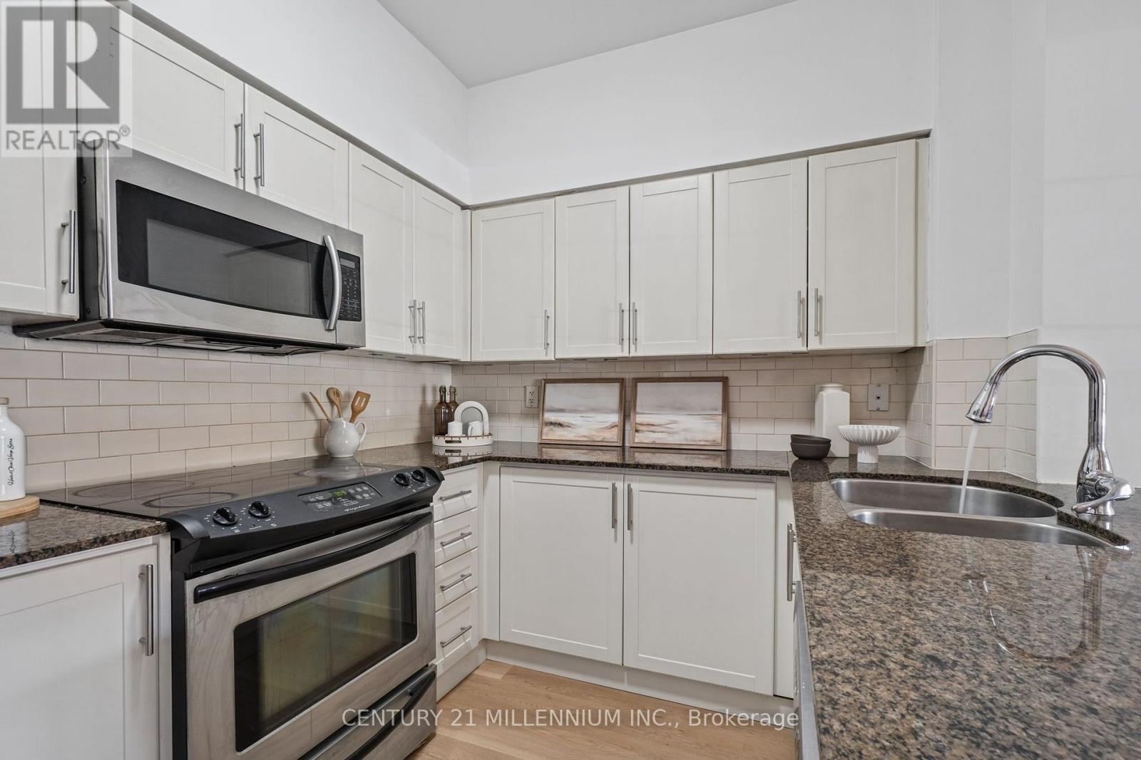 Th109 - 15 Windermere Avenue, Toronto, Ontario  M6S 5A2 - Photo 23 - W14125912