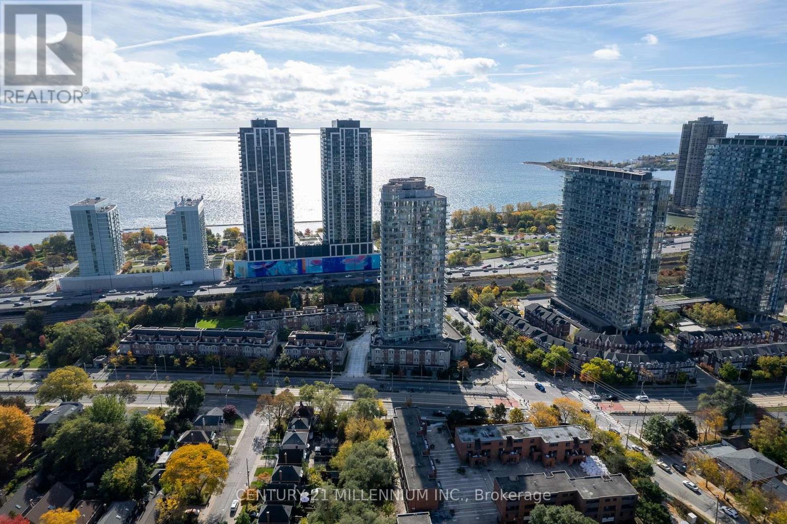 Th109 - 15 Windermere Avenue, Toronto, Ontario  M6S 5A2 - Photo 4 - W14125912