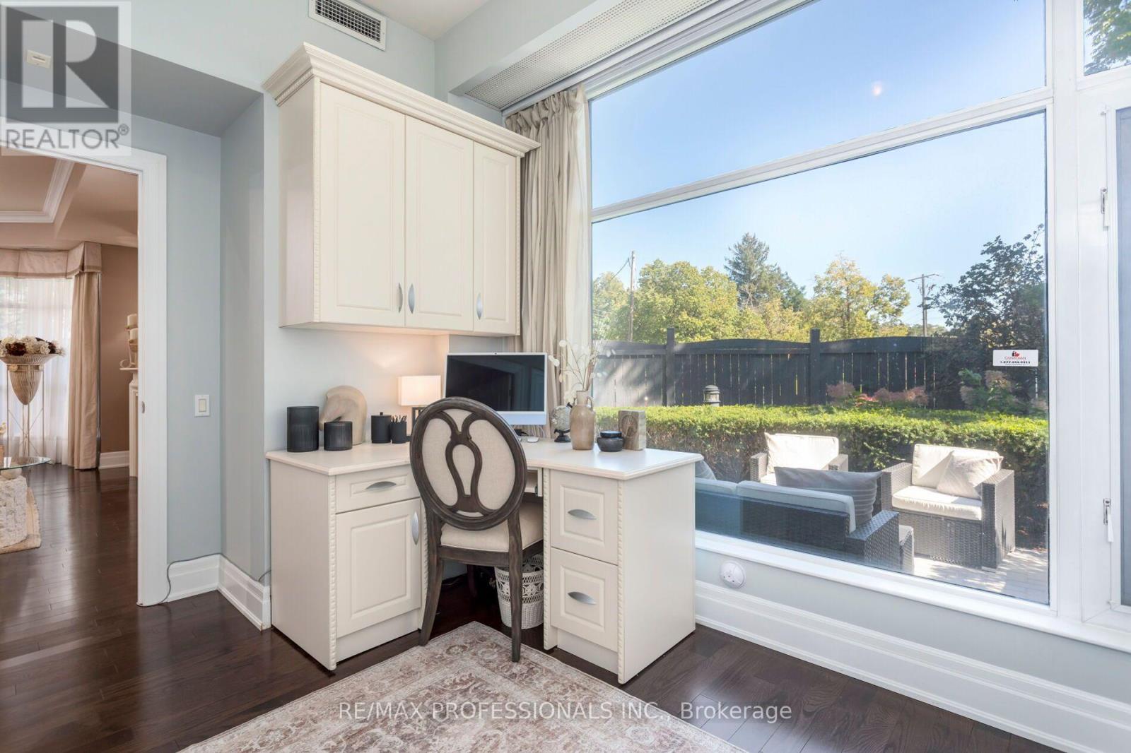 108 - 9 Burnhamthorpe Crescent, Toronto (Islington-City Centre West), Ontario  M9A 1G4 - Photo 12 - W14125984