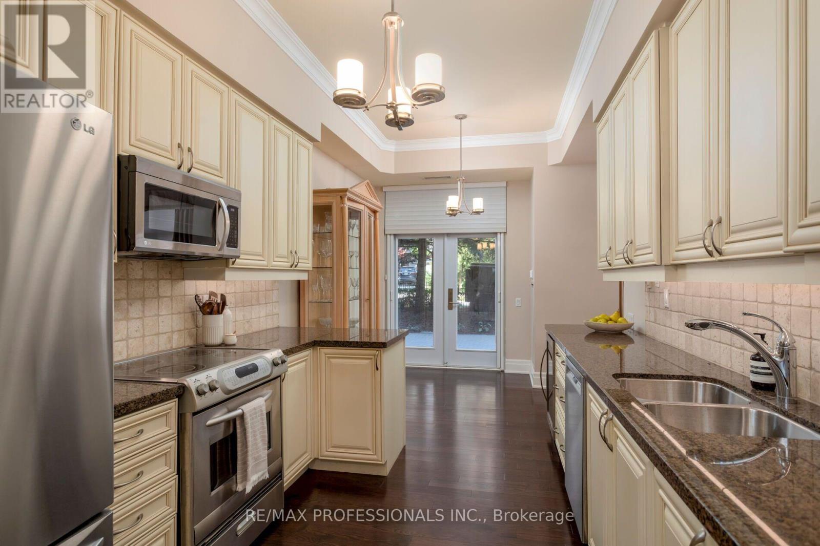 108 - 9 Burnhamthorpe Crescent, Toronto (Islington-City Centre West), Ontario  M9A 1G4 - Photo 37 - W14125984