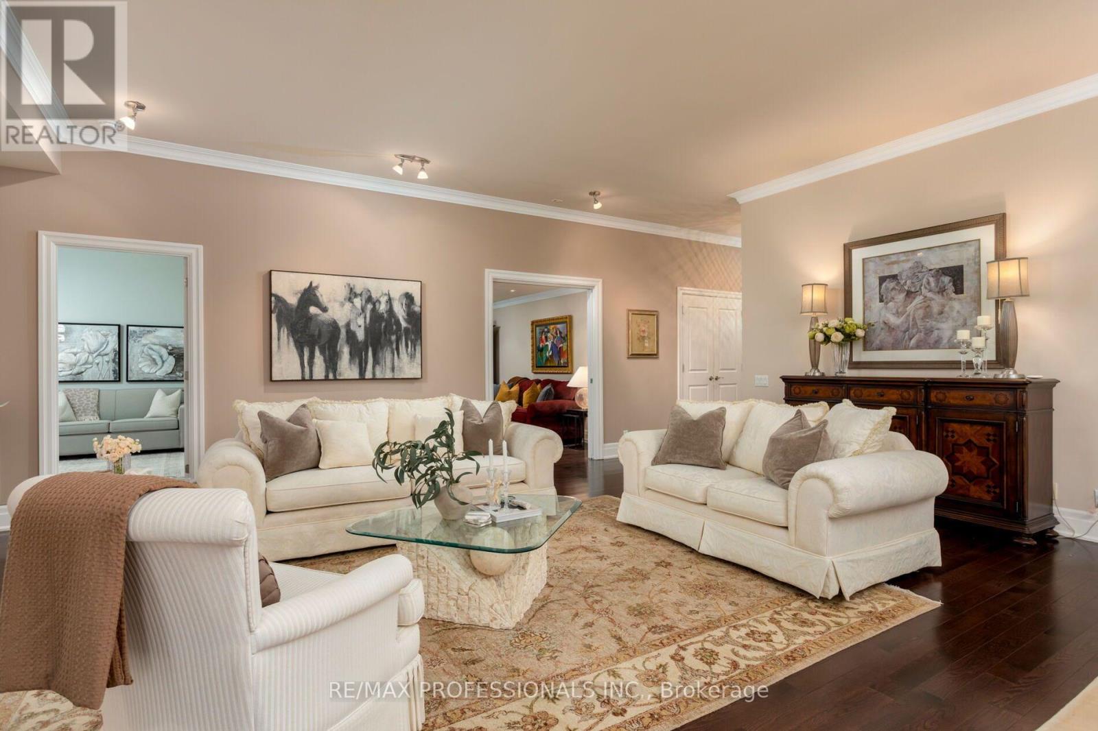 108 - 9 Burnhamthorpe Crescent, Toronto (Islington-City Centre West), Ontario  M9A 1G4 - Photo 4 - W14125984