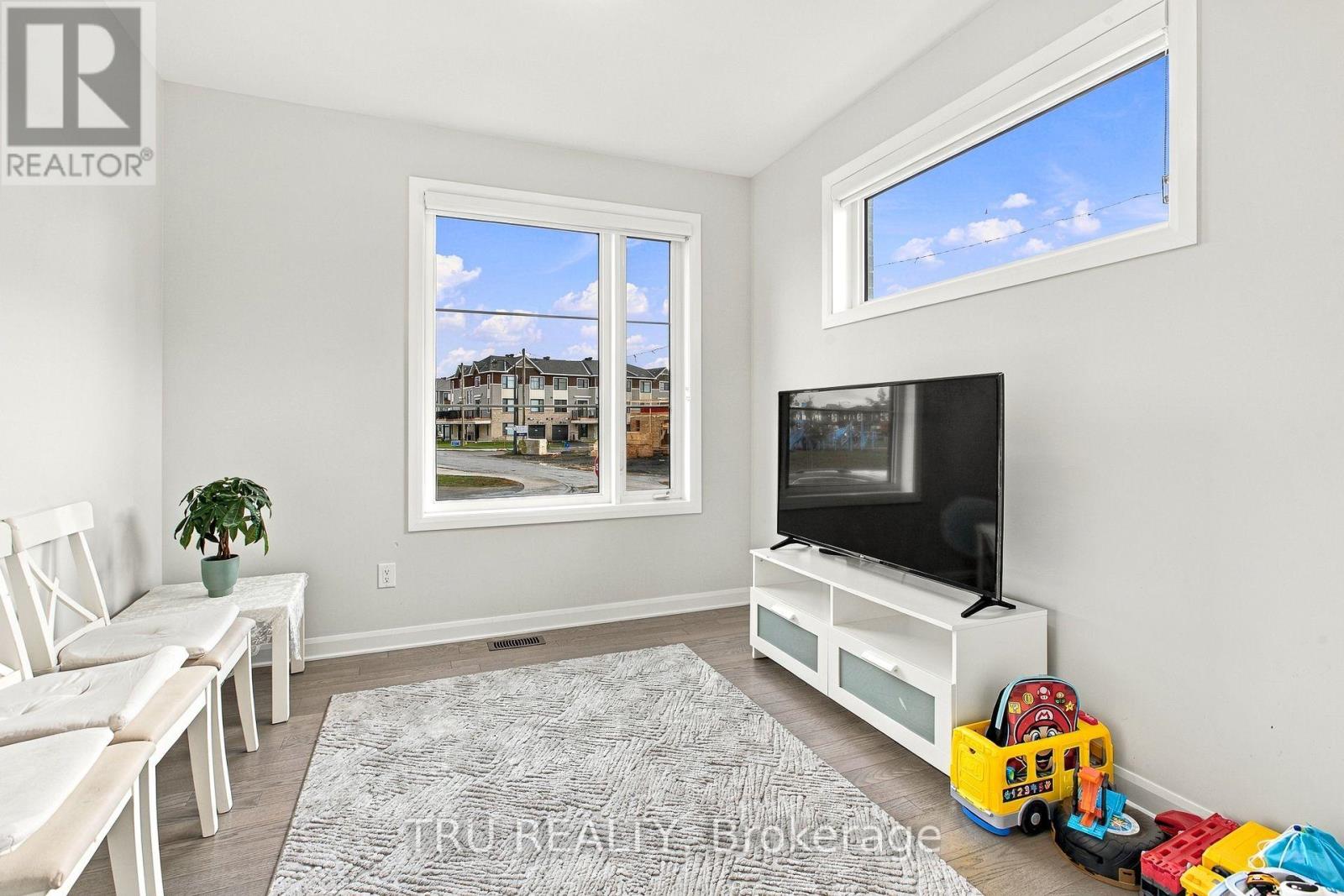 624 Galarneau Way, Ottawa, Ontario  K2W 0M1 - Photo 7 - X14083392