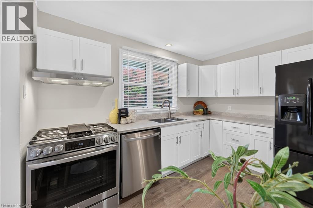 92 Foxbar Road, Burlington, Ontario  L7L 2Z6 - Photo 17 - 40873244