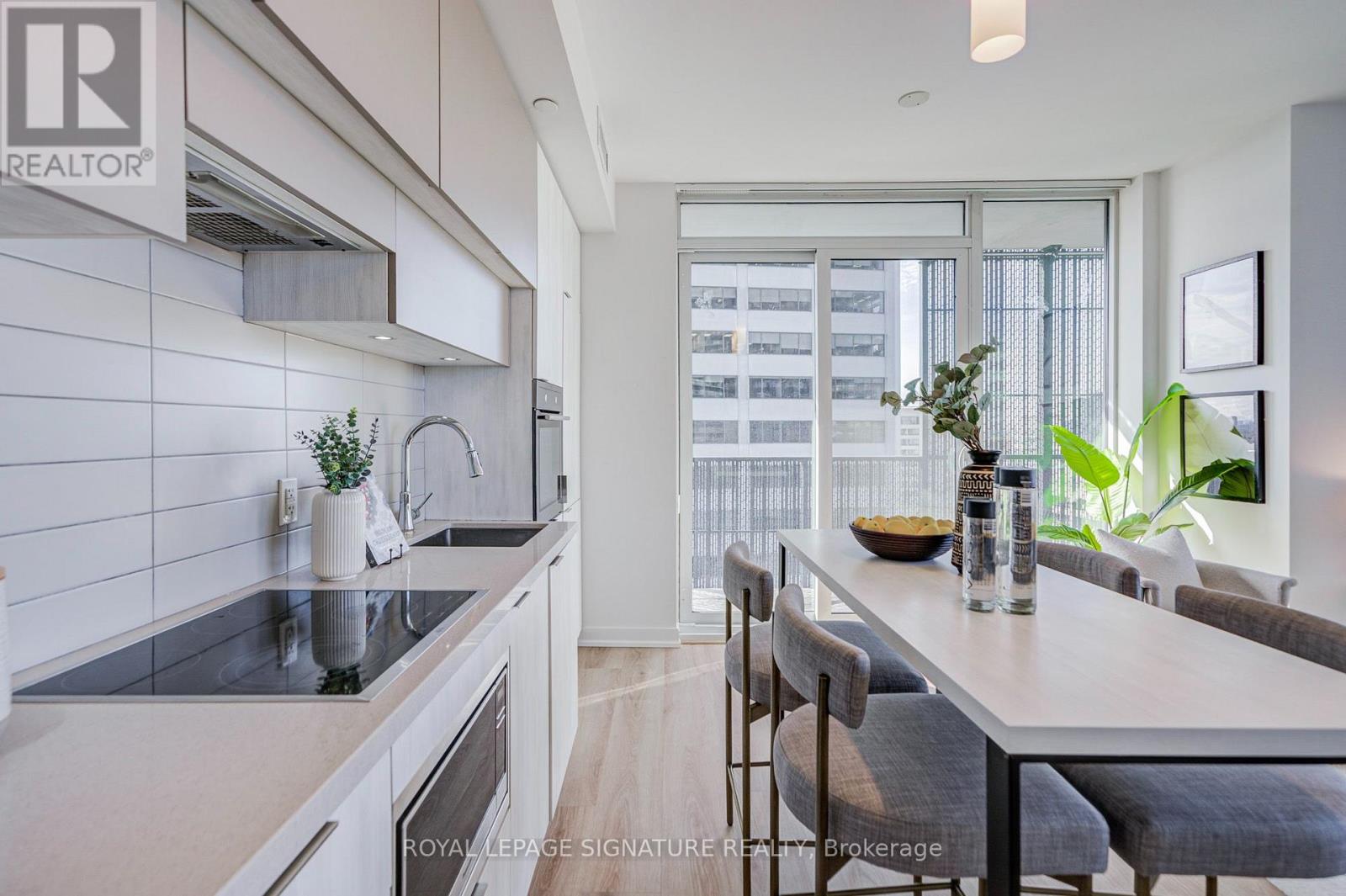 1705 - 8 Eglinton Avenue E, Toronto, Ontario  M4P 0C1 - Photo 8 - C14126004