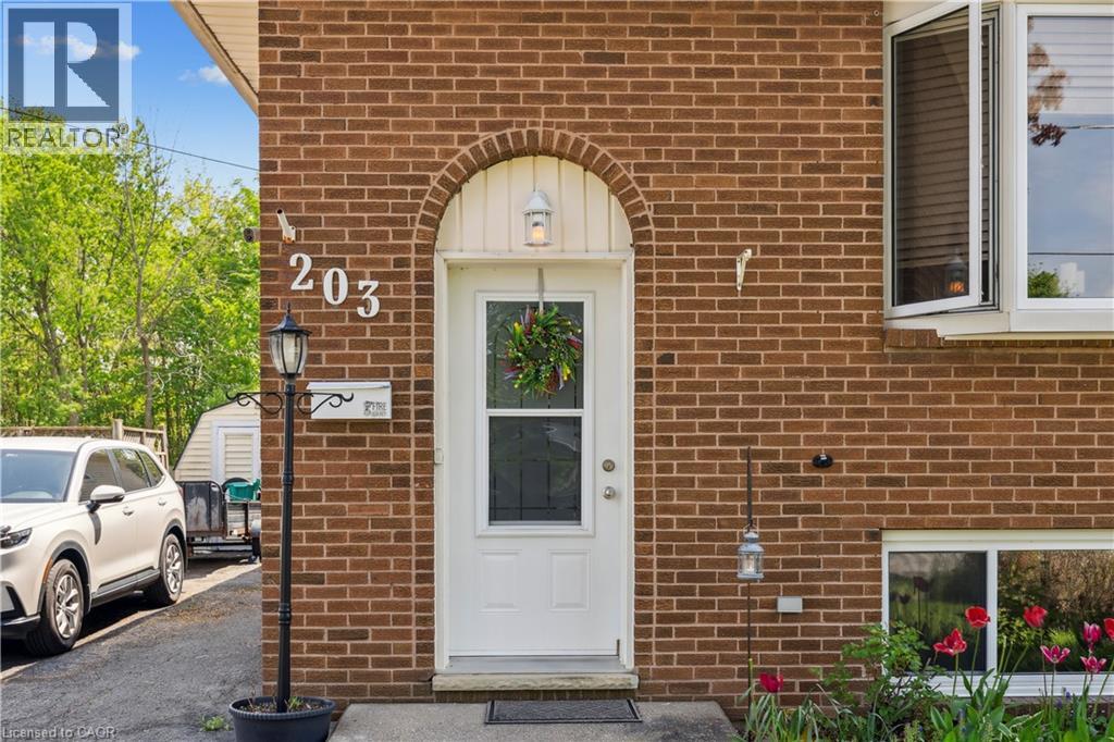 203 Commercial Street Unit# Upper, Welland, Ontario  L3B 5Z5 - Photo 3 - 40858634
