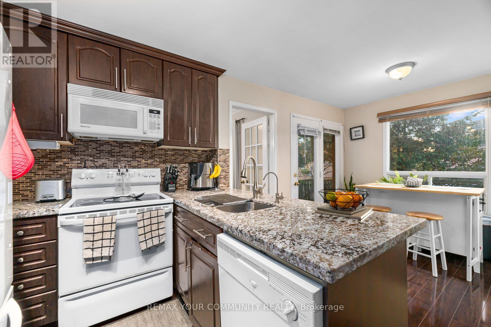 2382 Annan Woods Drive, Pickering, Ontario  L1X 2K7 - Photo 8 - E14126148