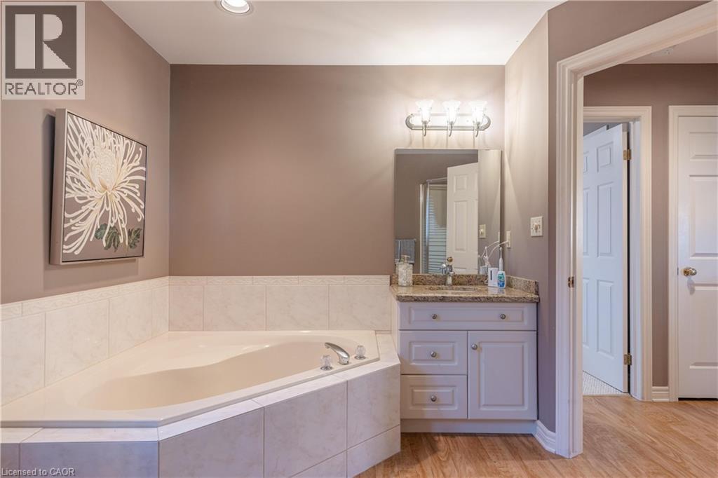 7919 Fleming Drive, Niagara Falls, Ontario  L2H 3H9 - Photo 13 - 40868552