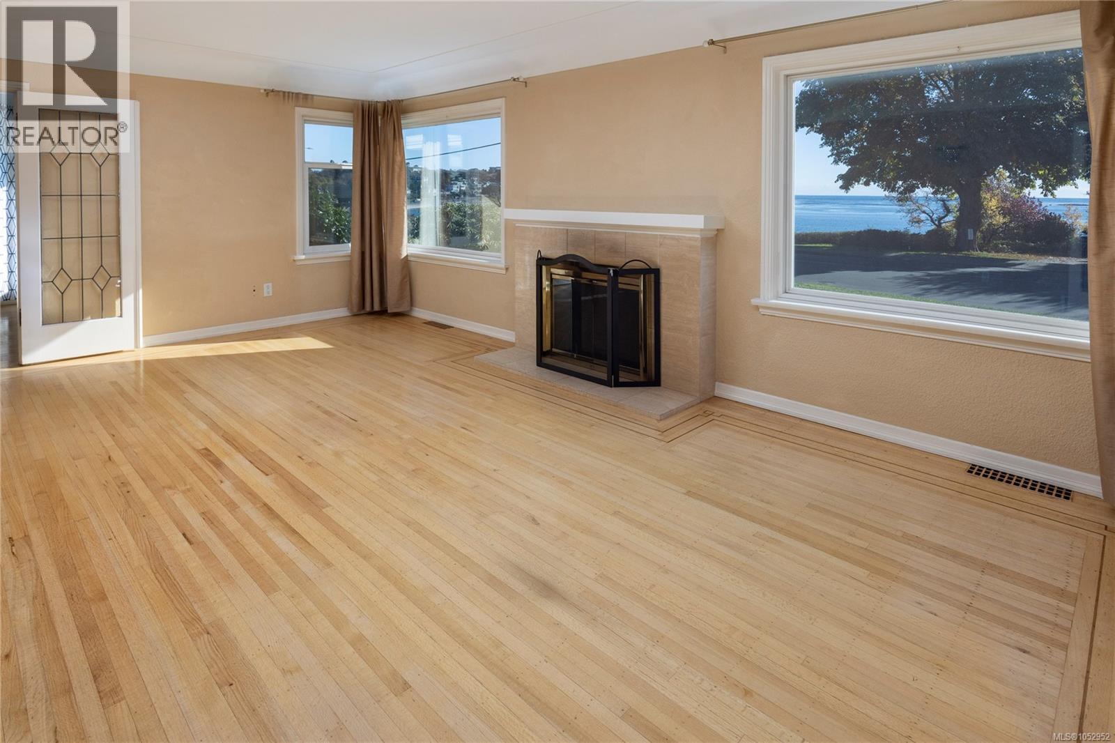 218 Beach Dr