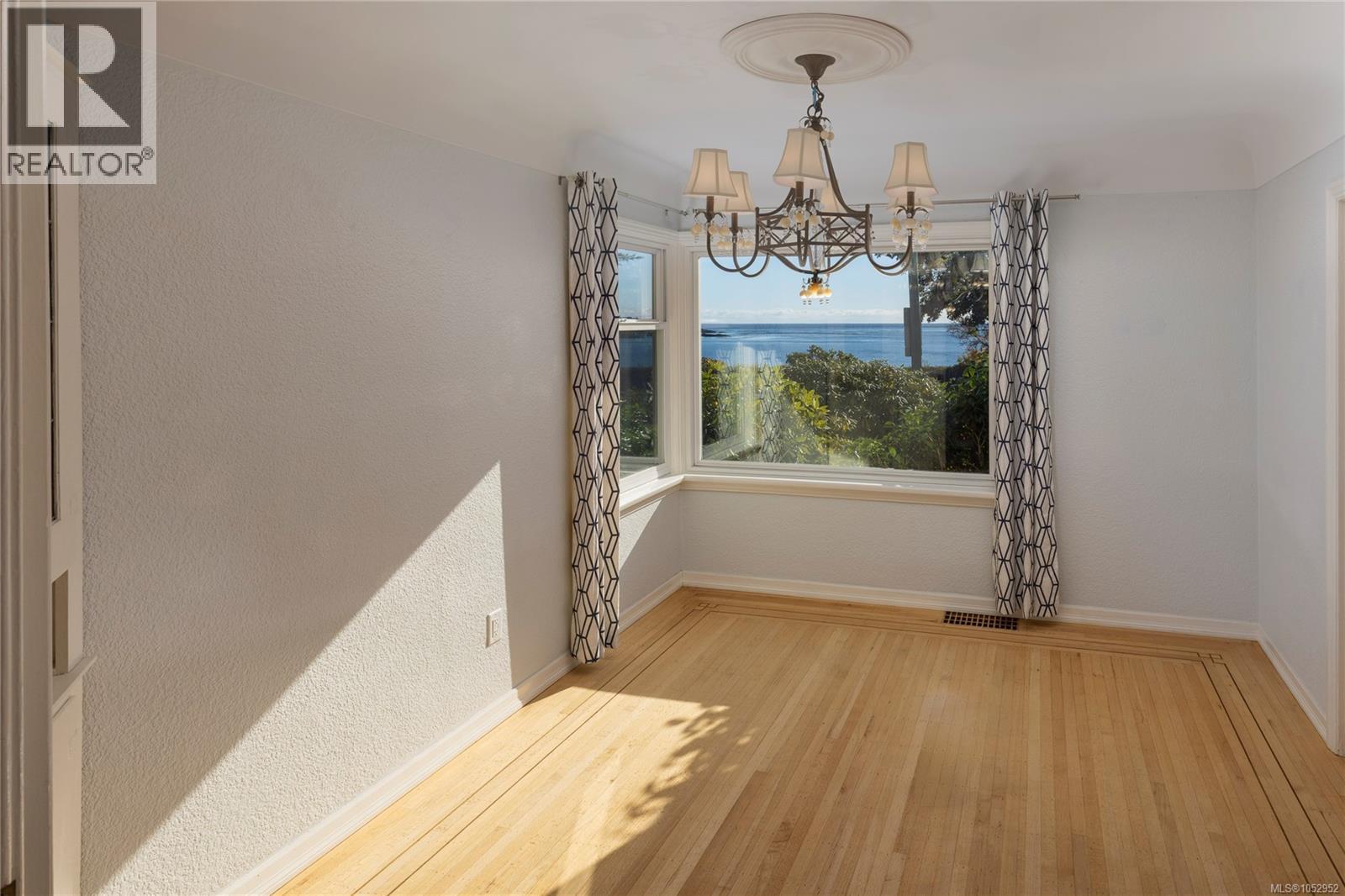218 Beach Dr