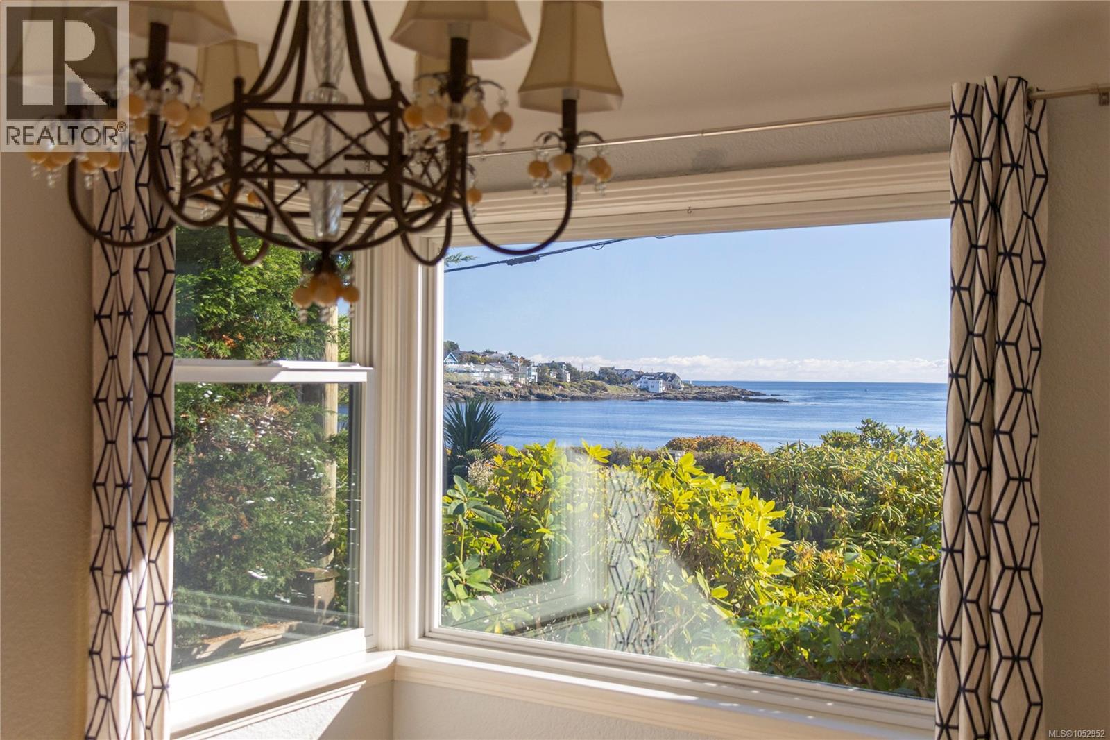 218 Beach Dr
