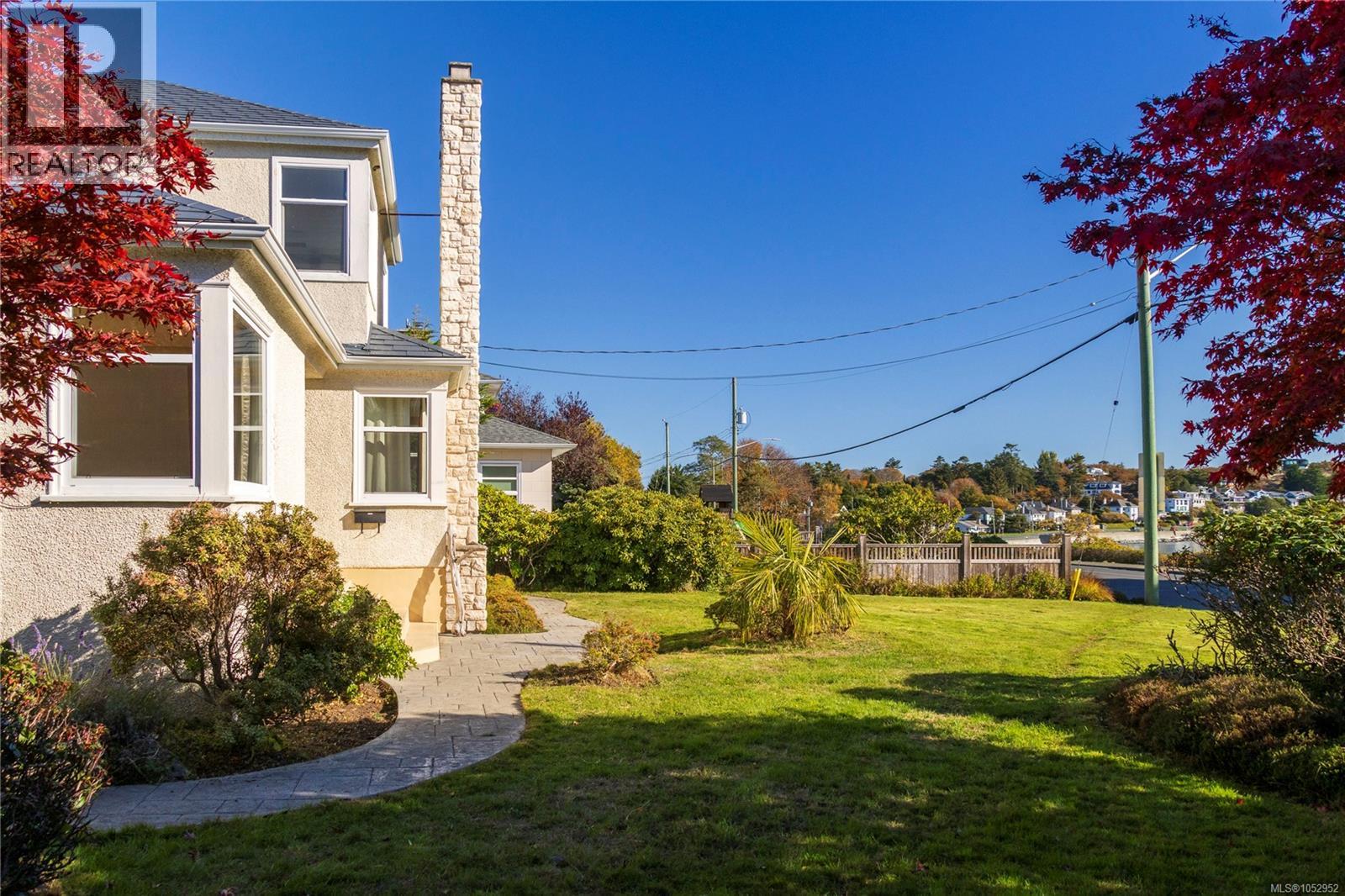218 Beach Dr