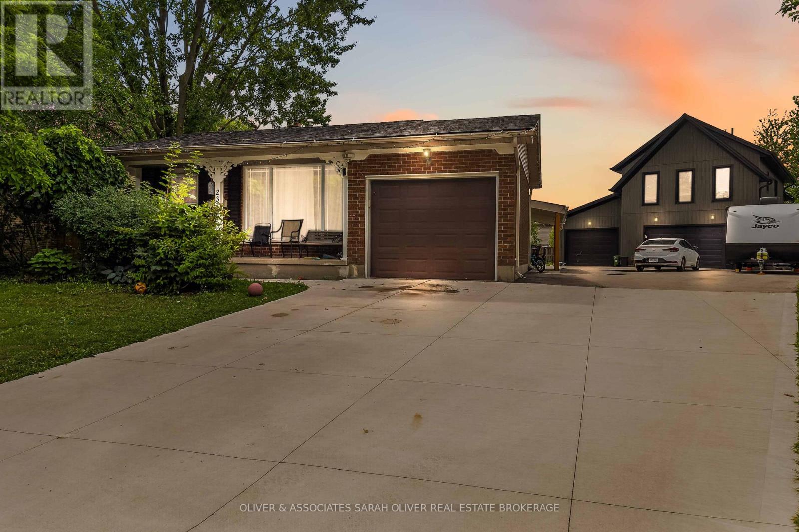 23 Goodman Drive, London South, Ontario  N5Z 4G9 - Photo 2 - X14126130