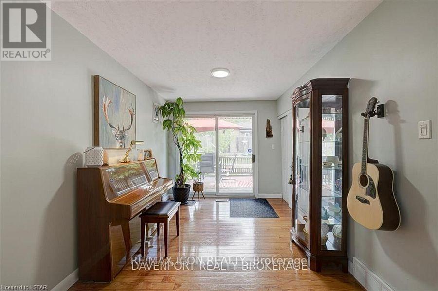 58 Manitoulin Drive, London East (East O), Ontario  N5W 1M4 - Photo 3 - X14126256