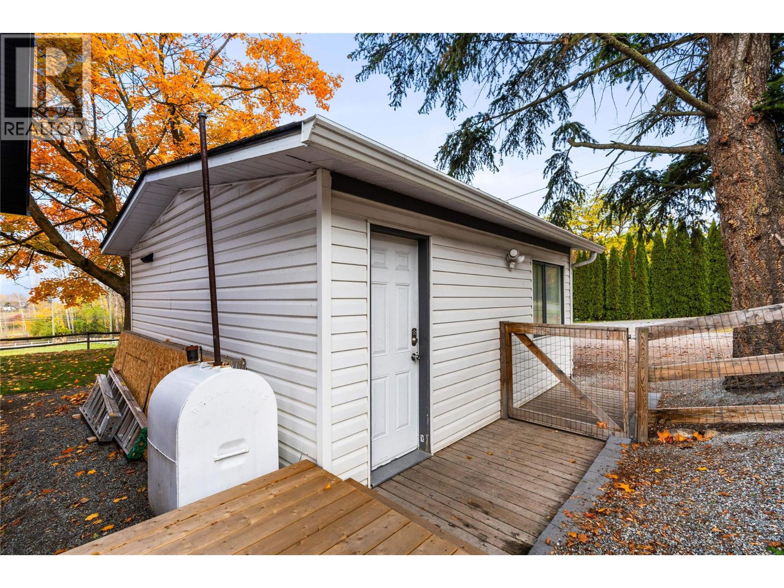6459 L & A Road, Vernon, British Columbia  V1B 3T8 - Photo 29 - 10404721
