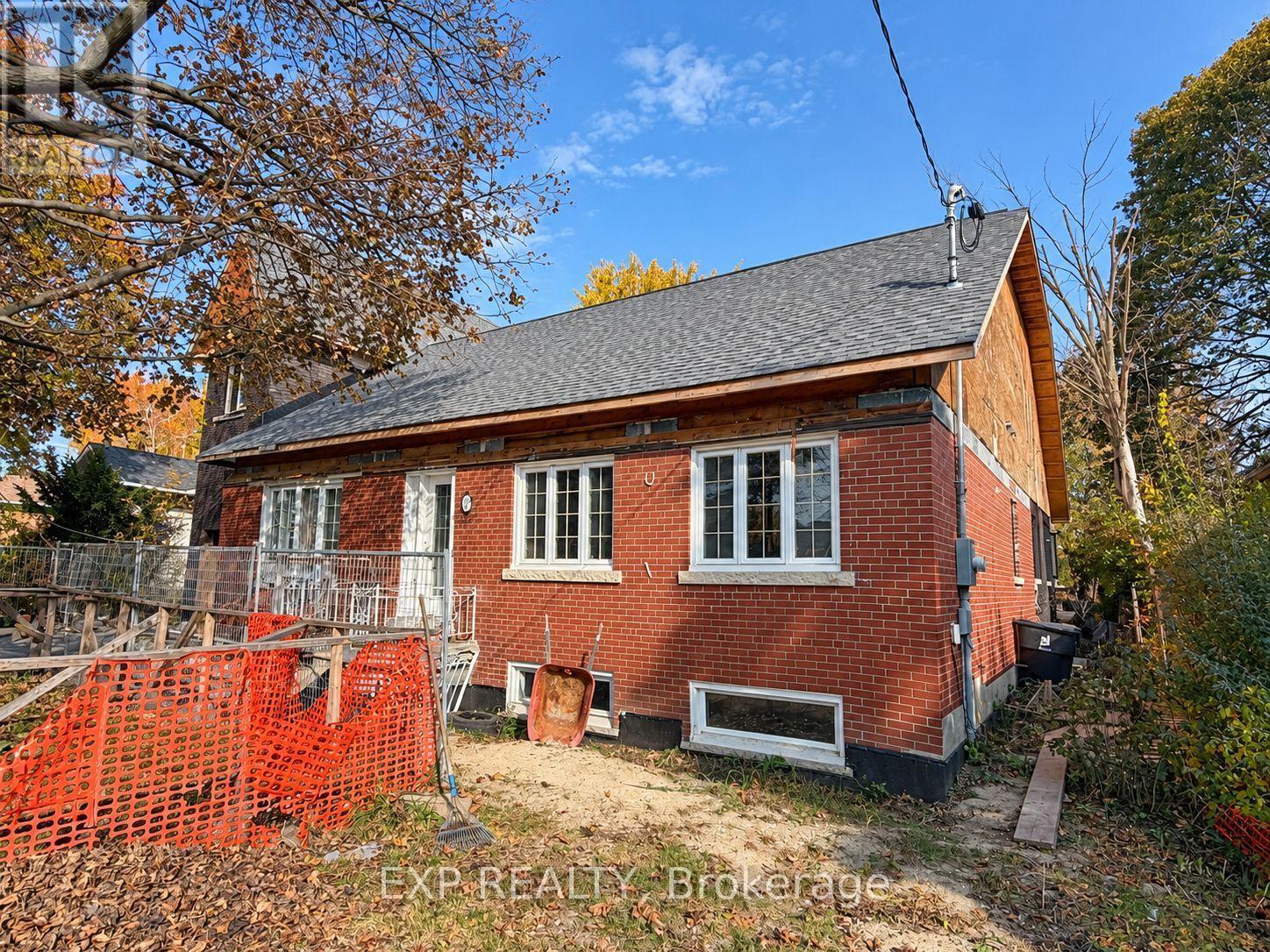 17 Windsor Road, Toronto (Kingsview Village-The Westway), Ontario  M9R 3G2 - Photo 2 - W14126330