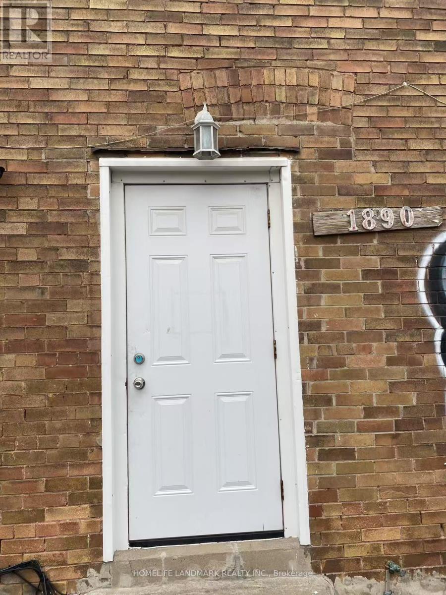 Second Floor - 1890 Dufferin Street, Toronto (Corso Italia-Davenport), Ontario  M6E 3P7 - Photo 2 - W14126372