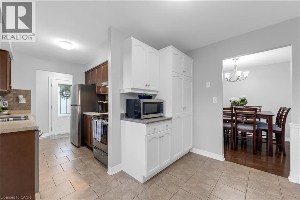 91 Guildwood Drive, Hamilton, Ontario  L9C 6S3 - Photo 11 - 40874455