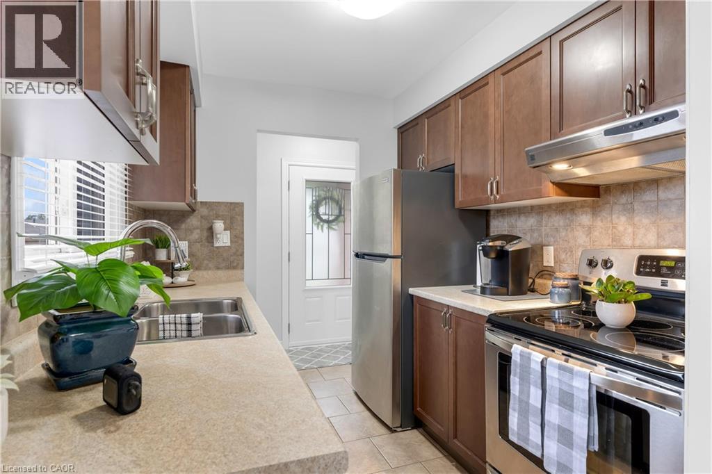 91 Guildwood Drive, Hamilton, Ontario  L9C 6S3 - Photo 9 - 40874455