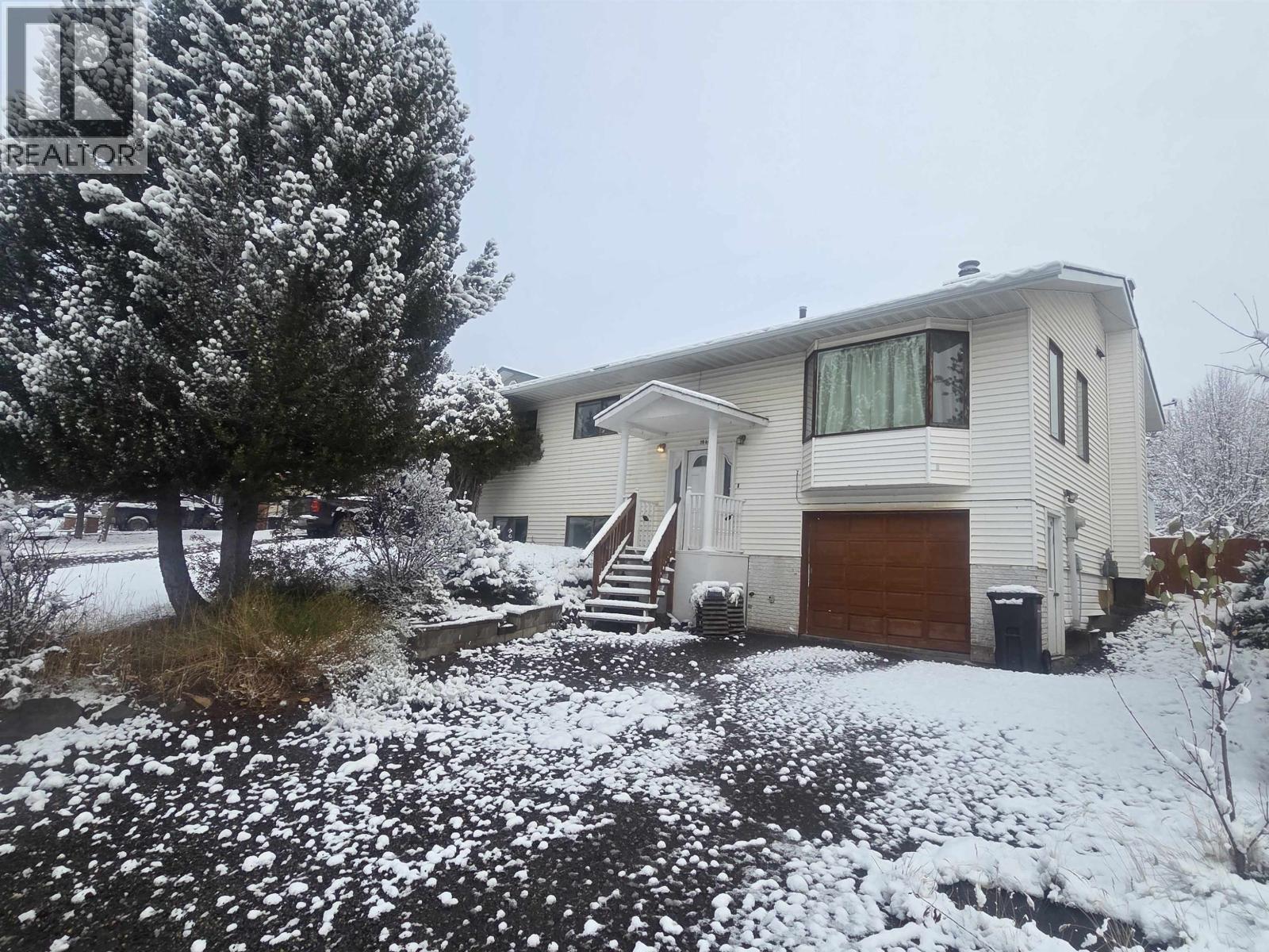 1940 Nadina Place, Houston, British Columbia  V0J 1Z0 - Photo 1 - R3179373