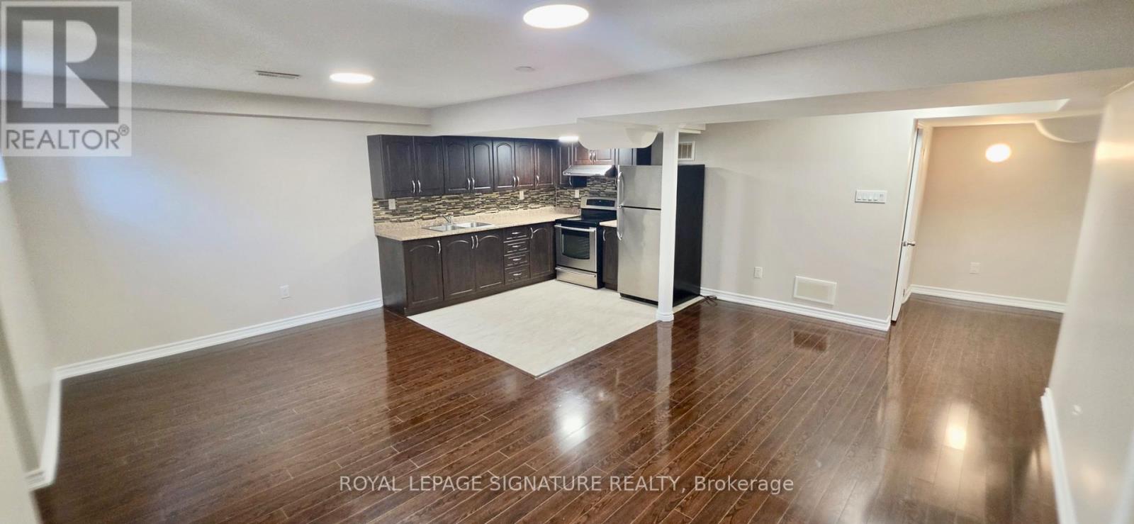 44 Perkins Drive, Brampton, Ontario  L7A 3V6 - Photo 4 - W14104952