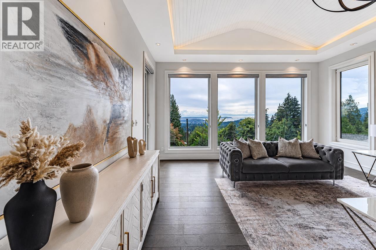 4816 SKYLINE DRIVE