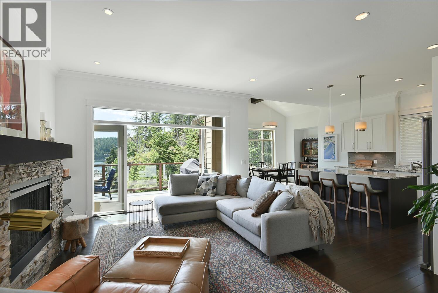 39 4622 SINCLAIR BAY ROAD