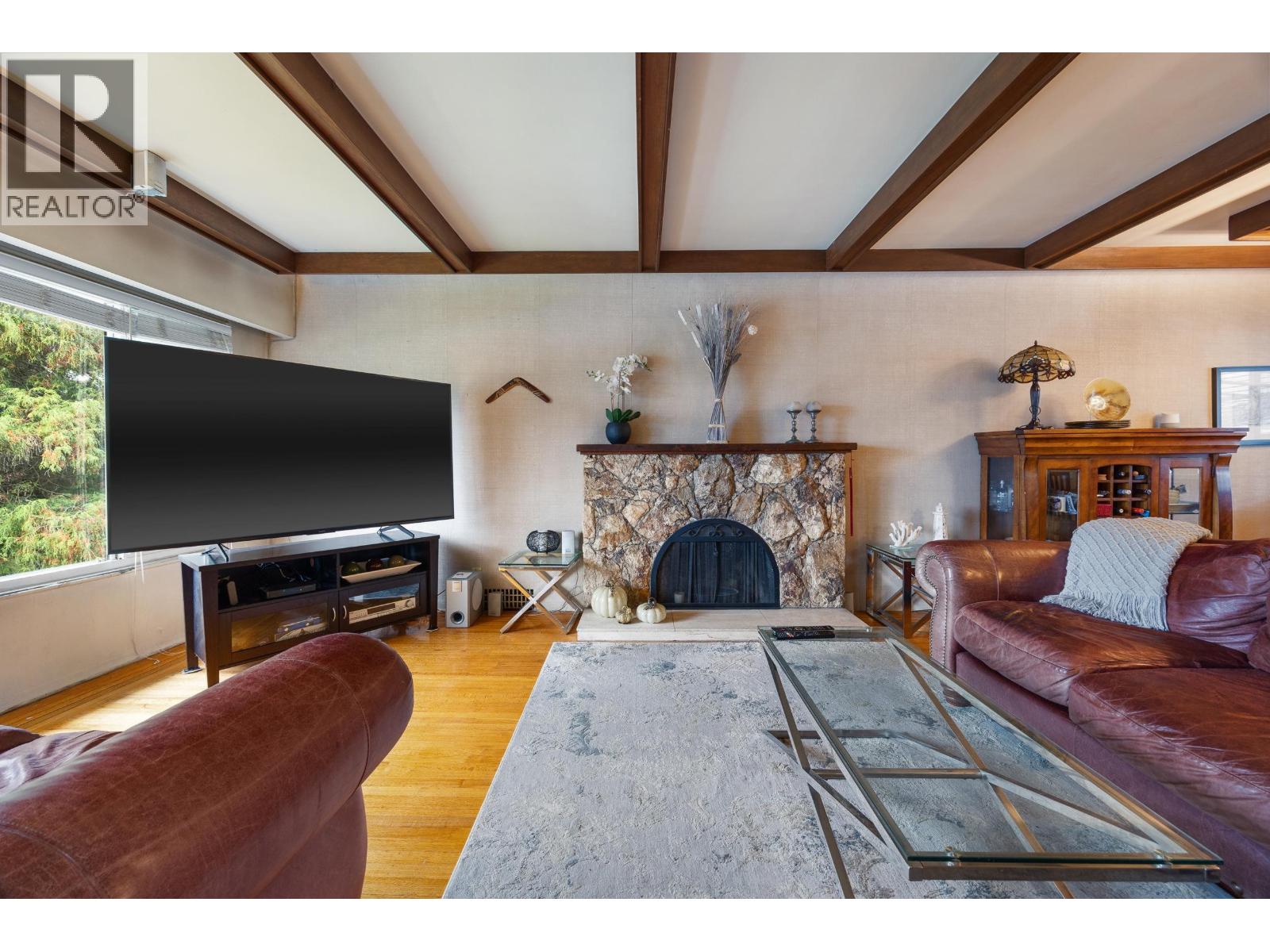 6127 Buchanan Street, Burnaby, British Columbia  V5B 2S4 - Photo 4 - R3177899