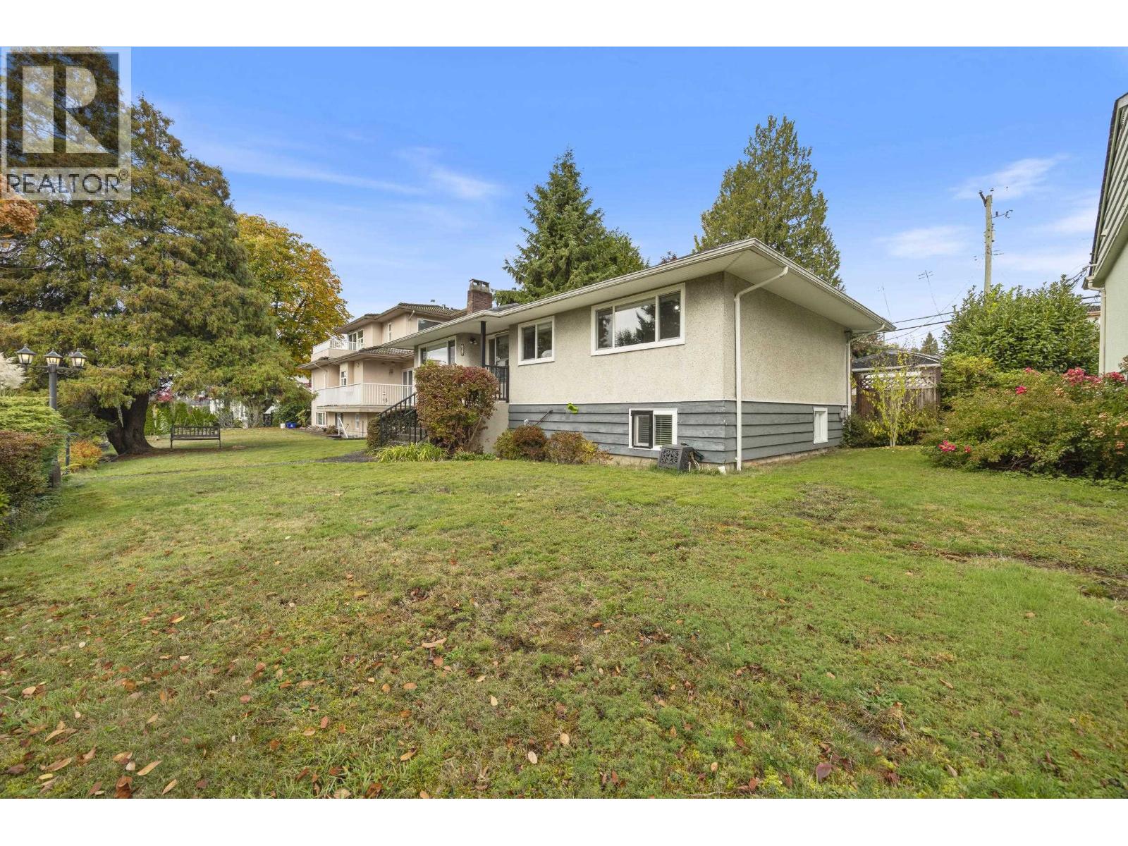 6127 Buchanan Street, Burnaby, British Columbia  V5B 2S4 - Photo 3 - R3177899
