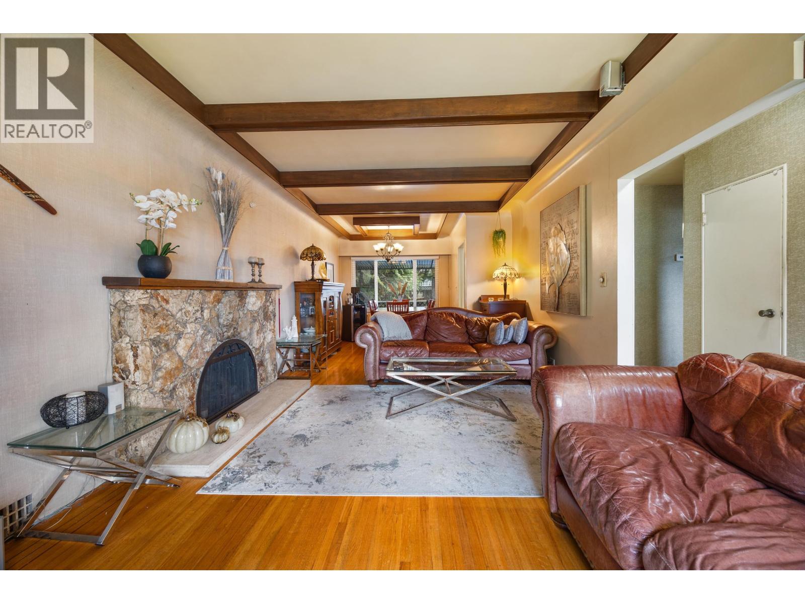 6127 Buchanan Street, Burnaby, British Columbia  V5B 2S4 - Photo 5 - R3177899