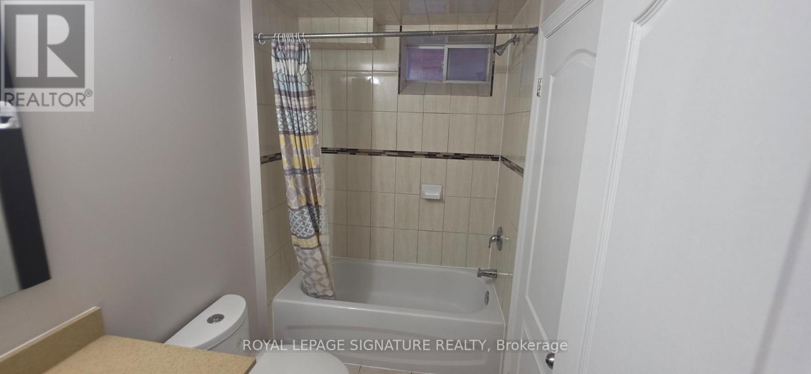 44 Perkins Drive, Brampton, Ontario  L7A 3V6 - Photo 8 - W14104952