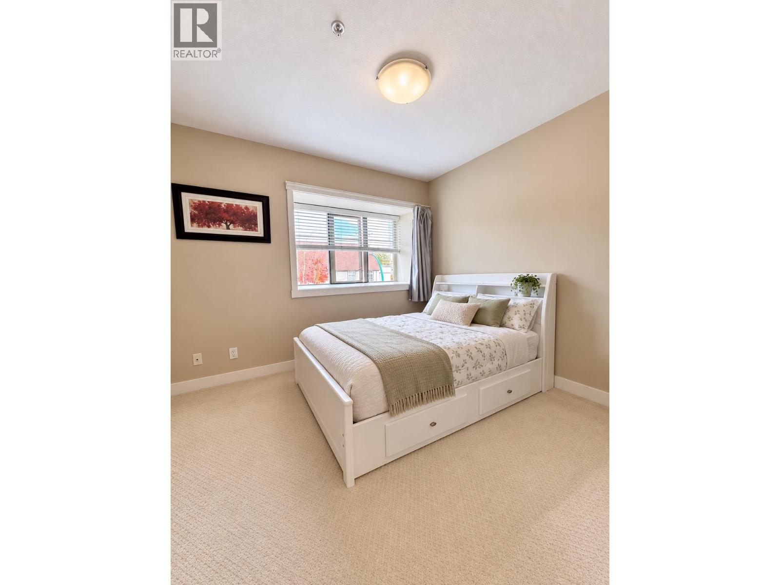 204 7227 ROYAL OAK AVENUE