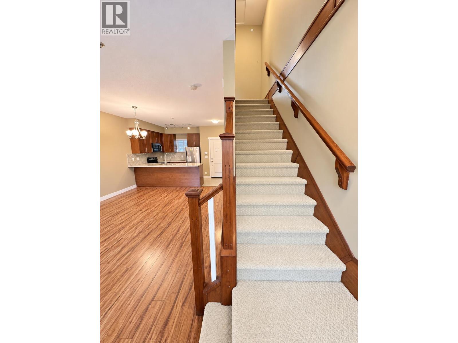 204 7227 ROYAL OAK AVENUE