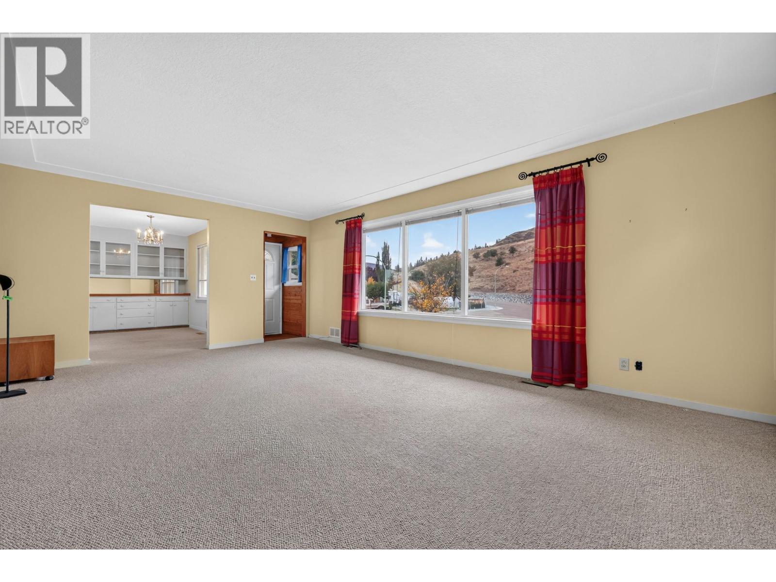879 Trench Court, Kelowna, British Columbia  V1Y 8H3 - Photo 5 - 10402537