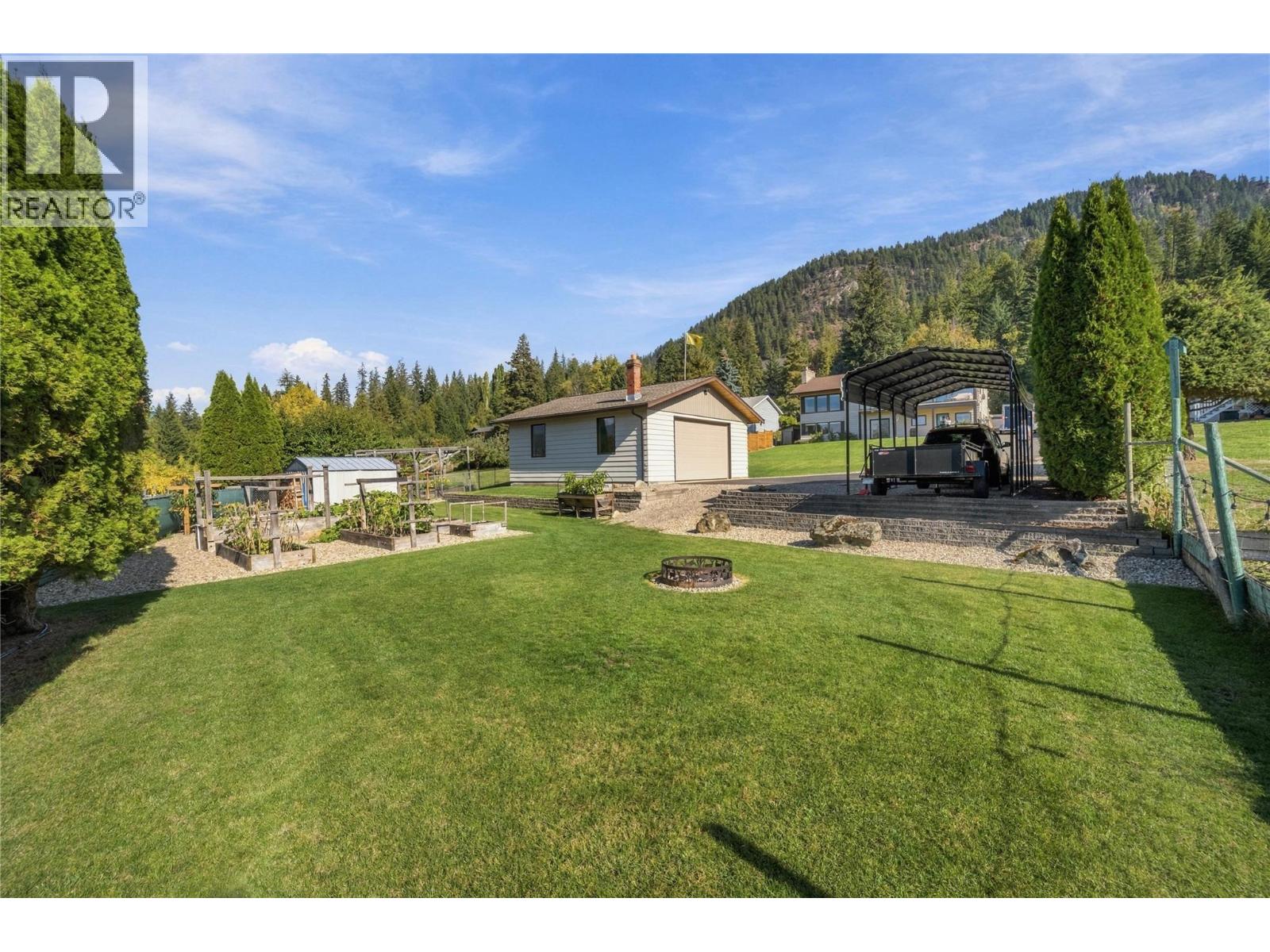 3331 Mcbride Road, Blind Bay, British Columbia  V0E 1H1 - Photo 6 - 10404312