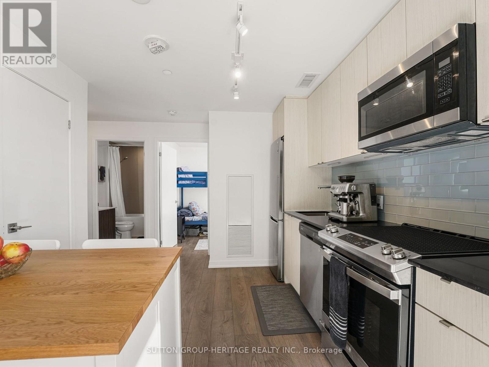 715 - 1401 O'connor Drive, Toronto (O'connor-Parkview), Ontario  M4B 2V5 - Photo 7 - E14126448
