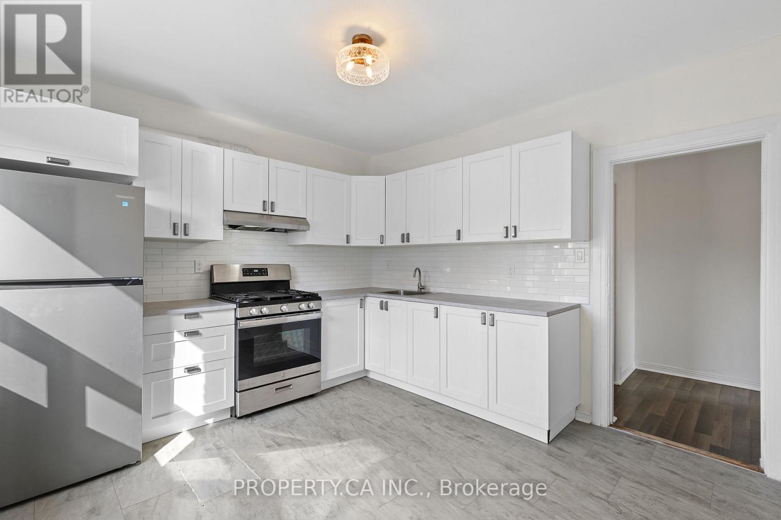 3 - 22 Lappin Avenue, Toronto, Ontario  M6H 1Y4 - Photo 2 - W14126466
