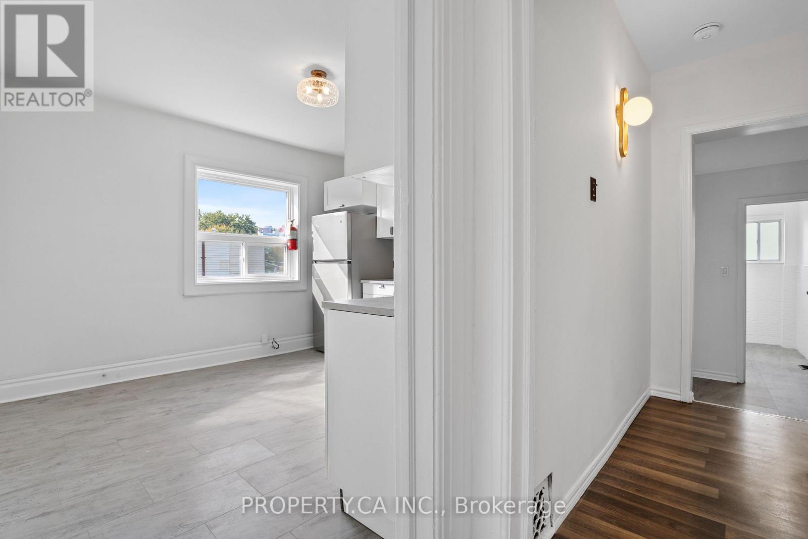 3 - 22 Lappin Avenue, Toronto, Ontario  M6H 1Y4 - Photo 5 - W14126466